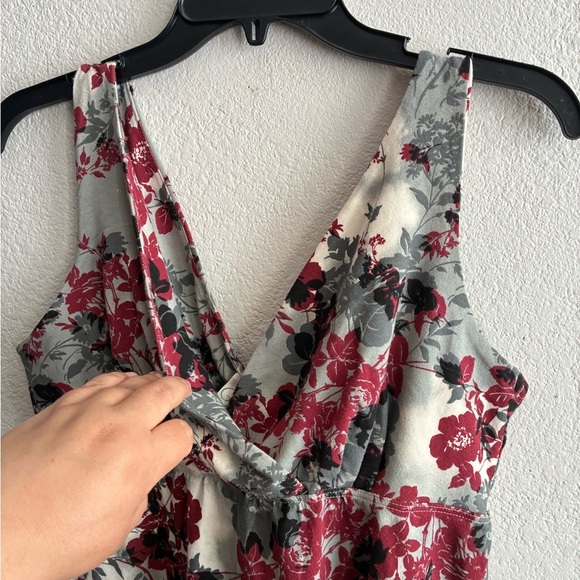 🆕Kika Paprika Y2K Floral Wrap Tank Top - Gray and Red M🆕 - Picture 3 of 9